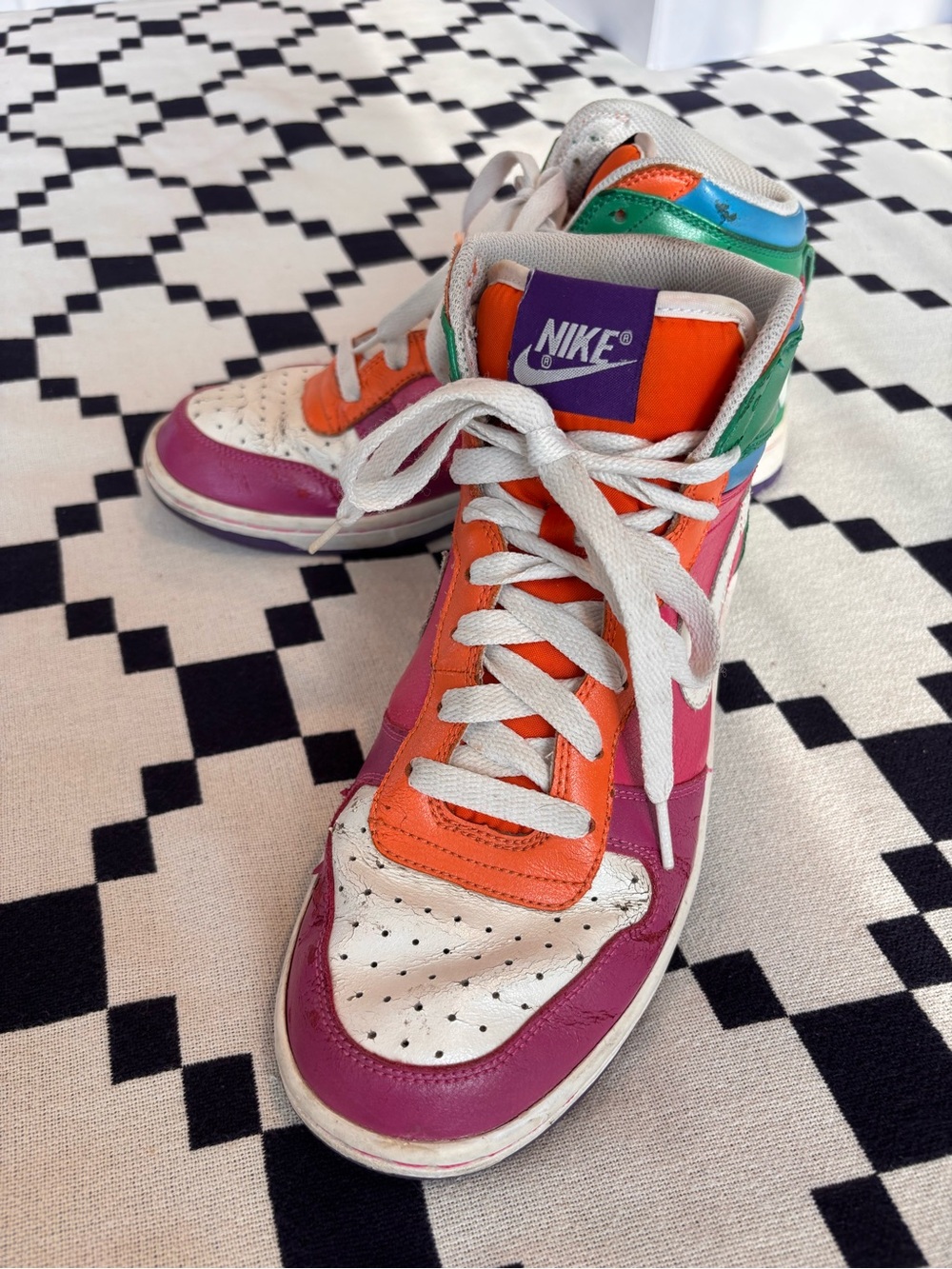 Y2K Vintage Big Nike High Vivid Pink Multi, W Size 9 / 40.5